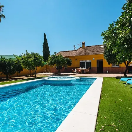 Oasis Naranjos Con Jacuzzi 15 Min Sevilla Holiday home Almensilla